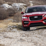 Informe Publicitário: Com perfil esportivo, Jaguar passa a comercializar primeiro SUV produzido pela marca em três modelos, o F-PACE Prestige, R-Sport e S