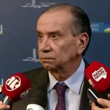 Senador Aloysio Nunes Ferreira, líder do Governo no Senado Federal, comenta votação que aprovou julgamento do impeachment de Dilma Rousseff