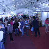 700 estandes abrilhantando a Feira de Negócios de Santana de Parnaíba, que acontece até amanhã, sábado, no Ville Sport Show