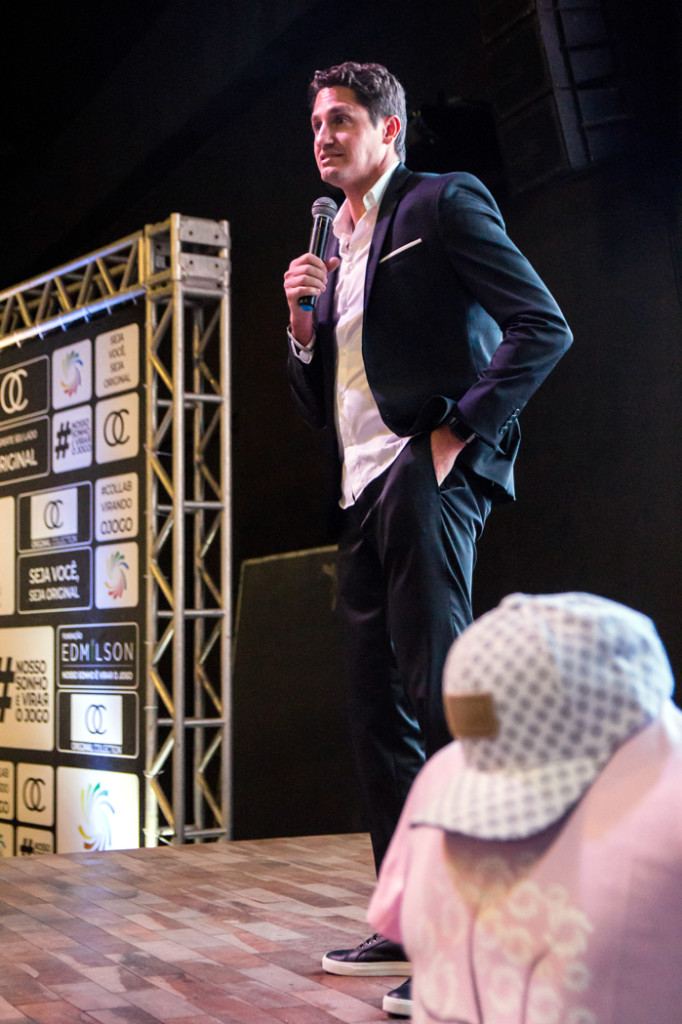 Edmílson fez o lançamento da coleção de roupas da Fundação com a Original Collection