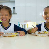 Hoje a Prefeitura de Santana de Parnaíba iniciou a entrega de marmitex para os alunos da rede municipal e ETECs