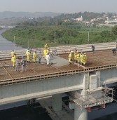 Prefeito Elvis Cezar acompanha fase de concretagem da nova ponte sobre o rio Tietê