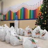 Ontem, Santana de Parnaíba entregou 5.500 sacolinhas de Natal