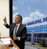 Rubens Furlan toma posse para sexto mandato como prefeito