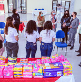 Prefeitura de Santana de Parnaíba oferece pacotes de absorventes para adolescentes da rede pública de ensino