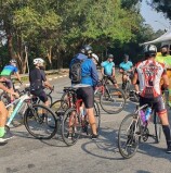 Ciclistas recebem orientação sobre  segurança no Sistema Castello-Raposo