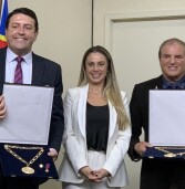 Deputado Cezar e ex-prefeito Elvis recebem Medalha 14 de Novembro pelos serviços prestados à população de Santana de Parnaíba