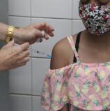 Vai viajar no Carnaval? Vacinação contra a febre amarela precisa ser feita até esta quarta-feira (19)