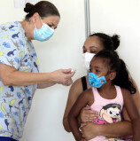 Com “ômicron”, vacina infantil é fundamental para proteção de toda a população