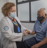 Conscientização sobre doença de Parkinson marca o mês de abril em Barueri