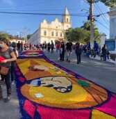 Santana de Parnaíba – Corpus Christi lotou a praça da igreja com o público presente. Muitas fotos do Centro Histórico, veja aqui!