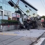 Assalto à caminhão em Alphaville tem perseguição em fuga alucinada, resulta em tombamento e duas mortes de assaltantes