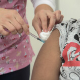 Vacinação de crianças a partir de 6 meses contra a Covid-19 continua em Barueri