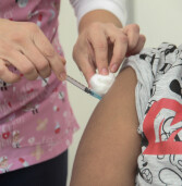 Vacinação de crianças a partir de 6 meses contra a Covid-19 continua em Barueri