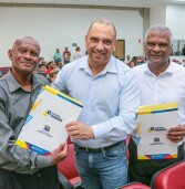 Prefeito Marcos Tonho realiza entrega de títulos de Regularização Fundiária e beneficia mais de 1.400 pessoas