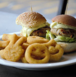 Hambúrguer de Siri é atração neste Dia das Crianças no Festival do Pescado e Frutos do Mar Ceagesp até 23/12