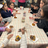 Alpha Square Mall destaca oficina de decoração de bolo entre as atividades de lazer do Kids Club do próximo sábado