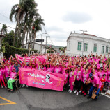 Caminhada Outubro Rosa em Santana de Parnaíba reúne milhares de pessoas em apoio à prevenção do câncer de mama