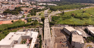 Barueri – Semurb orienta sobre intervenção em viaduto da Aldeia para obra de segurança no trânsito